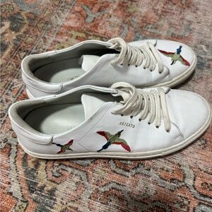 Axel Arigato Embroidered Colorful bird White Sneakers